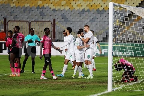 قوس وسهم فخر الدين.. لقطات لم تُذَع من مباراة المصري وبلاك بولز (صور)